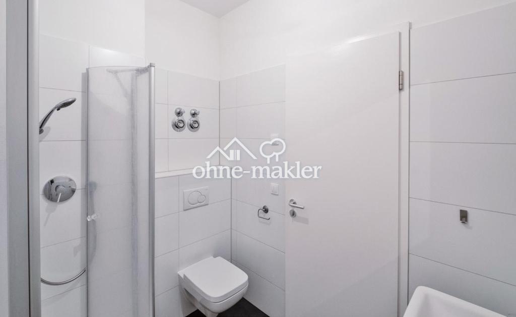 Gäste-WC mit Dusche