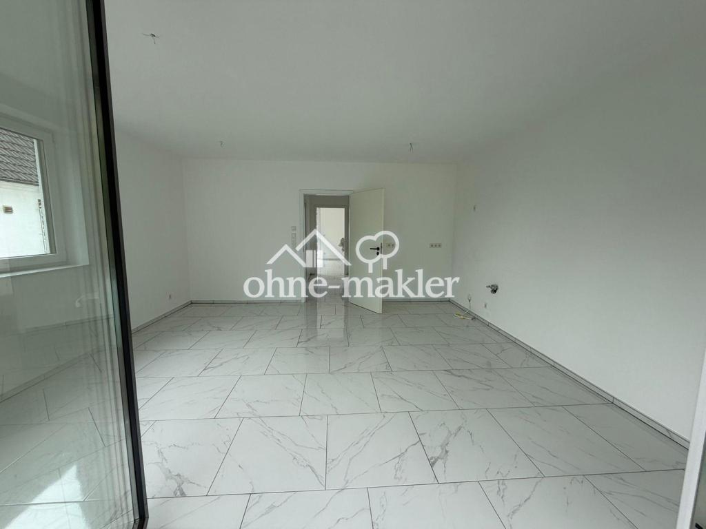 Licht. Design. Wohnkomfort. | Moderne Neubauwohnung mit Stellplatz - Photo 1