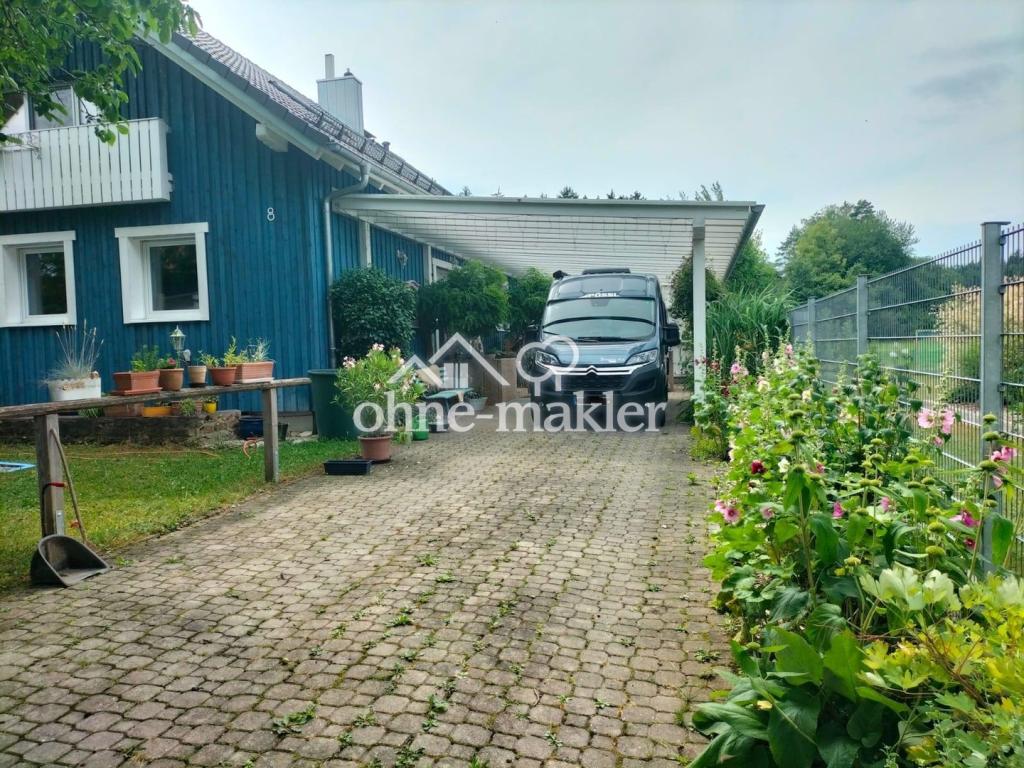 Carport beim Hauseingang