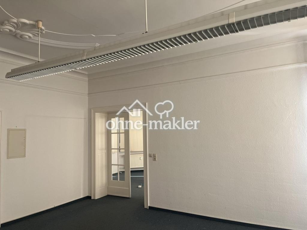 EG 104 mit Blick in 103