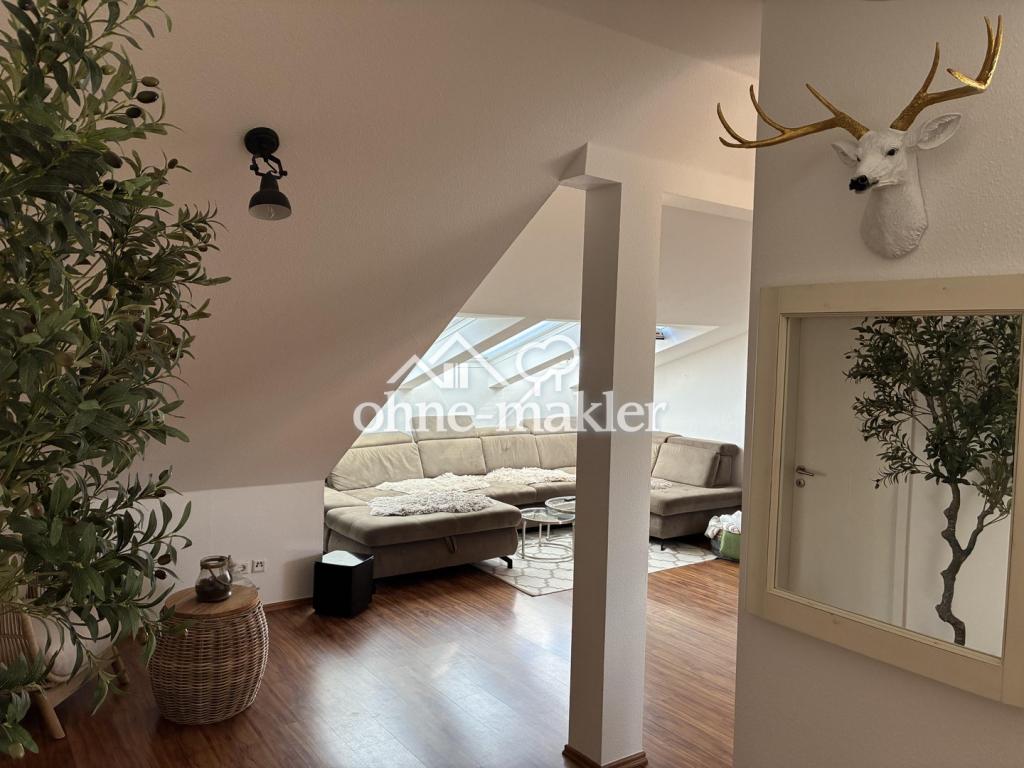 Möbliertes Wohnen über den Dächern von Dresden: Gehobene 3-Raum-Maisonette mit Vollausstattung - Photo 1
