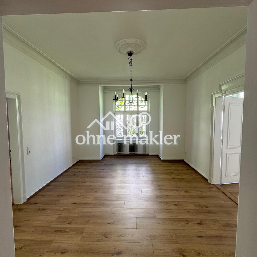 Schöne Altbau-4-Zimmer-Wohnung in Dreiparteienhaus - Photo 2
