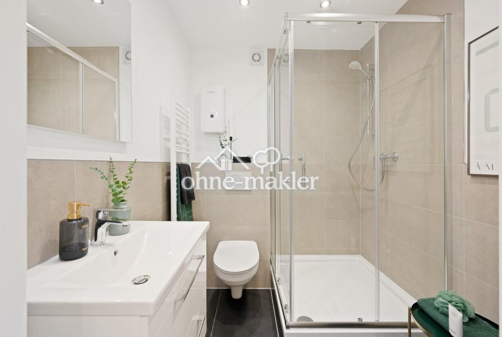 Badezimmer mit Dusche