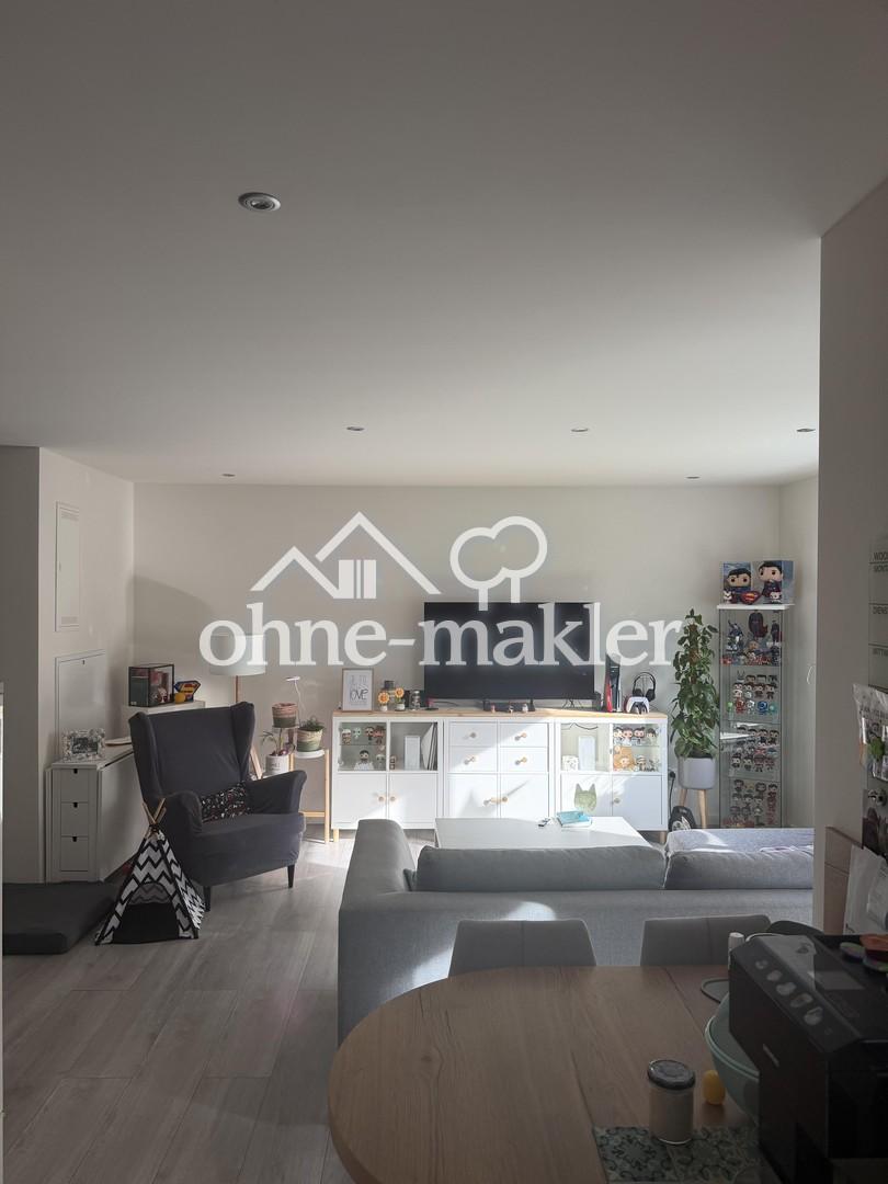 3 Zi.- Wohnung 1. OG mit Balkon und EBK - Foto 1
