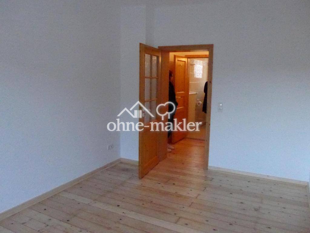 Für Holzfrende: Frisch sanierte 2-Raumwhng mit Wohnküche, Balkon, Gemeinschaftsgarten und Garage - Foto 1