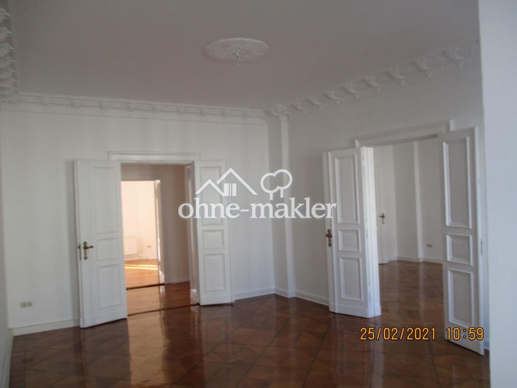Wunderschöne große 5 Zimmer Altbauwohnung in zentraler Lage - Foto 2