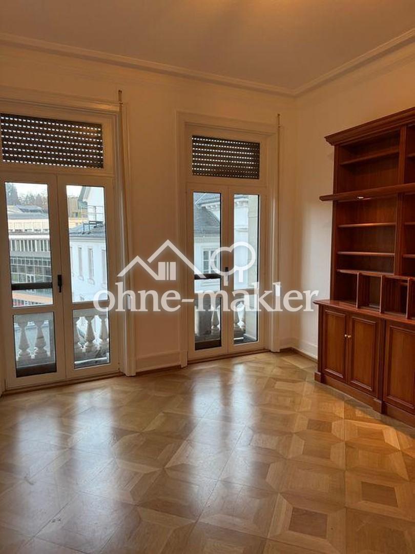 Stillvolle,renovierte Altbauwohnung im Herzen von Baden-Baden - Photo 2