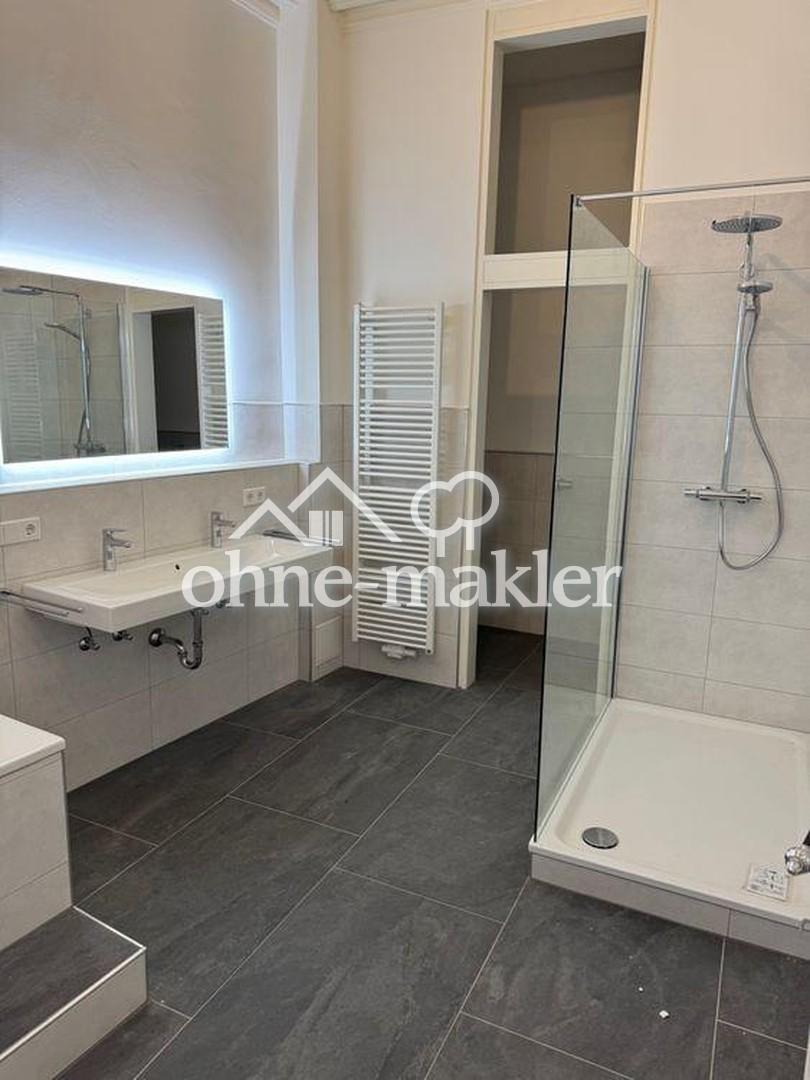 Stillvolle,renovierte Altbauwohnung im Herzen von Baden-Baden - Photo 4