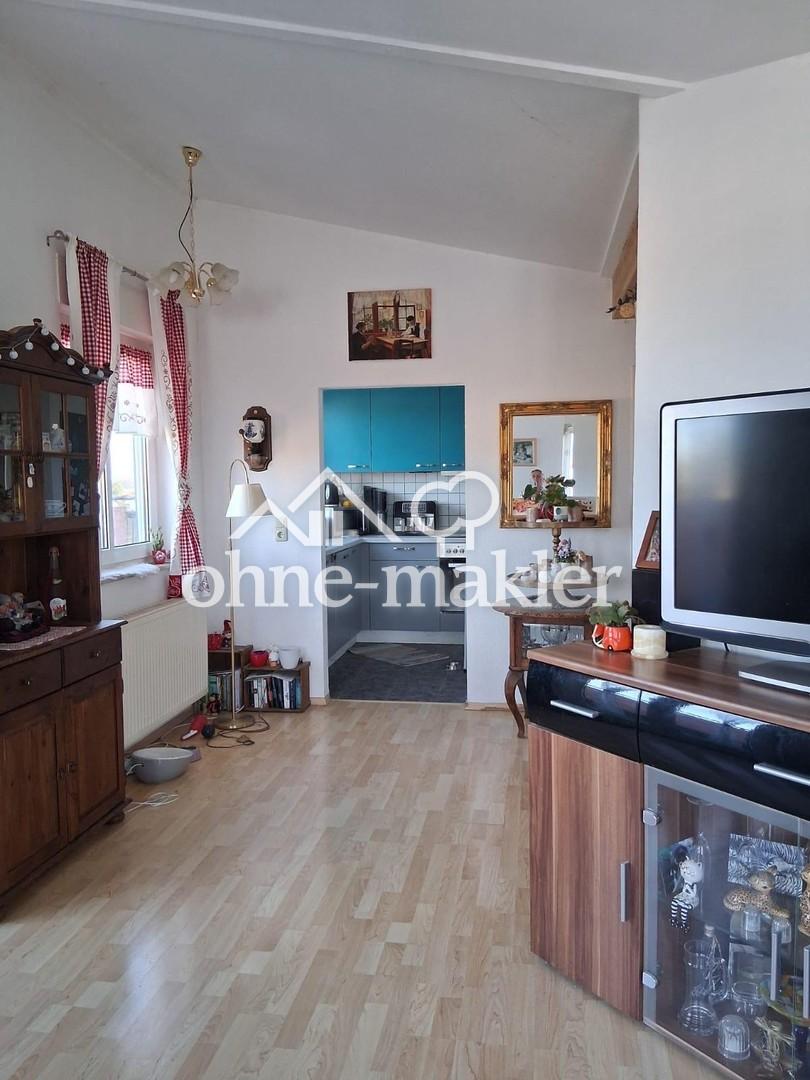 Wohnzimmer mit Blick zur Küche