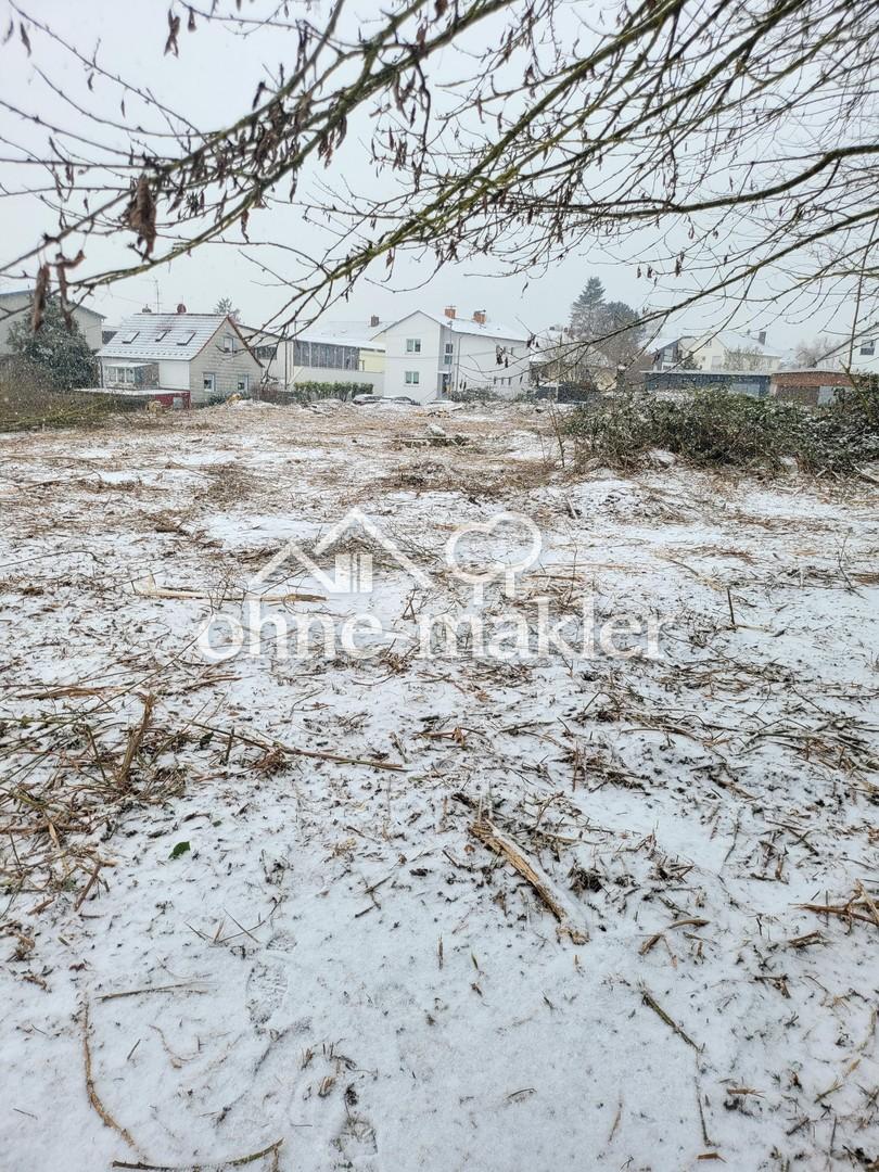 Grundstück im Winterzustand