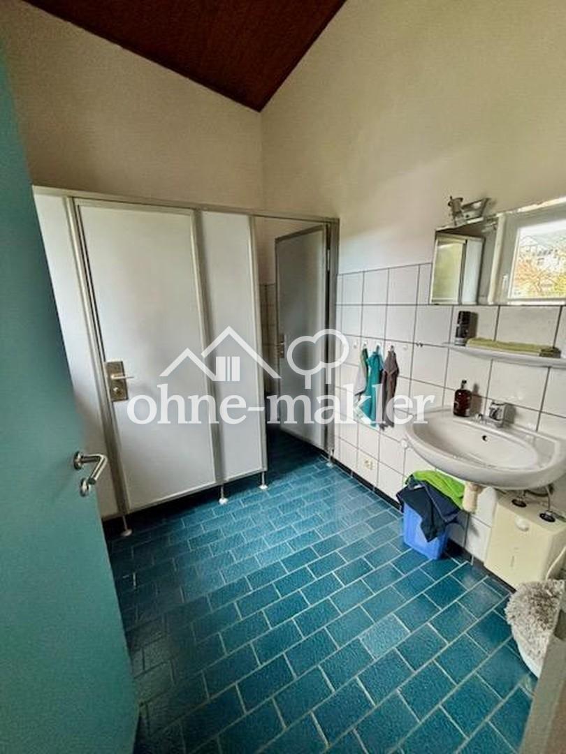 WC-Bereich mit 2 Kabinen