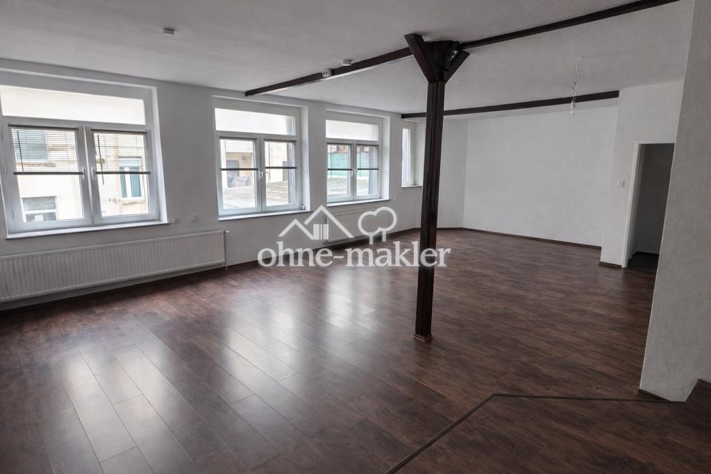 Dein Rückzugsort in Citynähe: 105 m², nagelneue Küche & Parkplatz, vollständig renoviert! - Photo 2