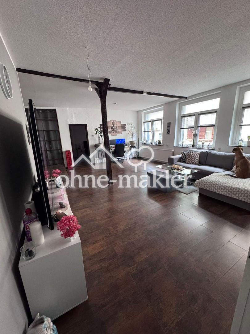 Dein Rückzugsort in Citynähe: 105 m², nagelneue Küche & Parkplatz, vollständig renoviert! - Photo 3