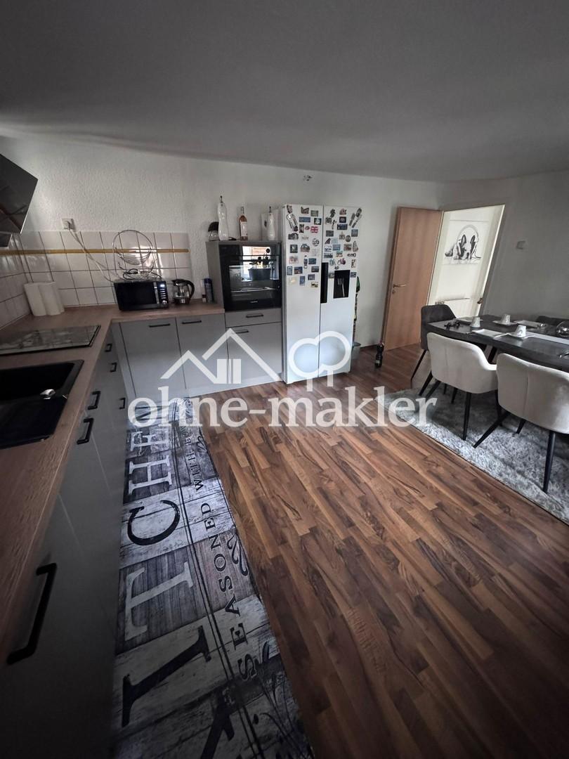 Dein Rückzugsort in Citynähe: 105 m², nagelneue Küche & Parkplatz, vollständig renoviert! - Photo 2
