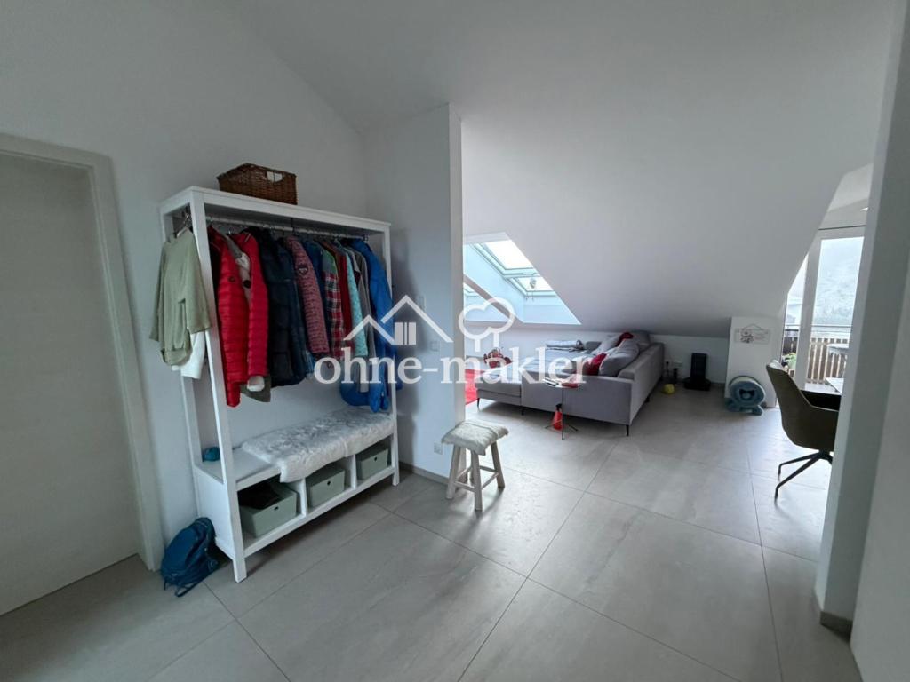 Dachgeschosswohnung in Premiumlage mit Panoramablick - Photo 1