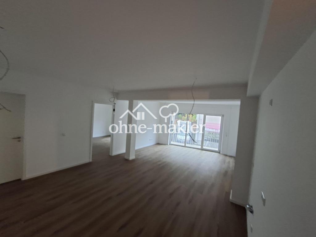 Erstbezug! 3 Zimmer Wohnung, Einbauküche, Tageslichtbad (Badewanne), Gäste WC, Balkon, Stellplatz - Foto 3