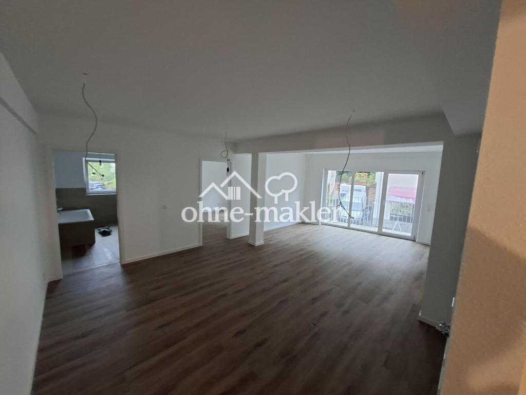 Erstbezug! 3 Zimmer Wohnung, Einbauküche, Tageslichtbad (Badewanne), Gäste WC, Balkon, Stellplatz - Foto 2