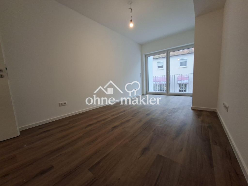 Erstbezug! 3 Zimmer Wohnung, Einbauküche, Tageslichtbad (Badewanne), Gäste WC, Balkon, Stellplatz - Foto 4