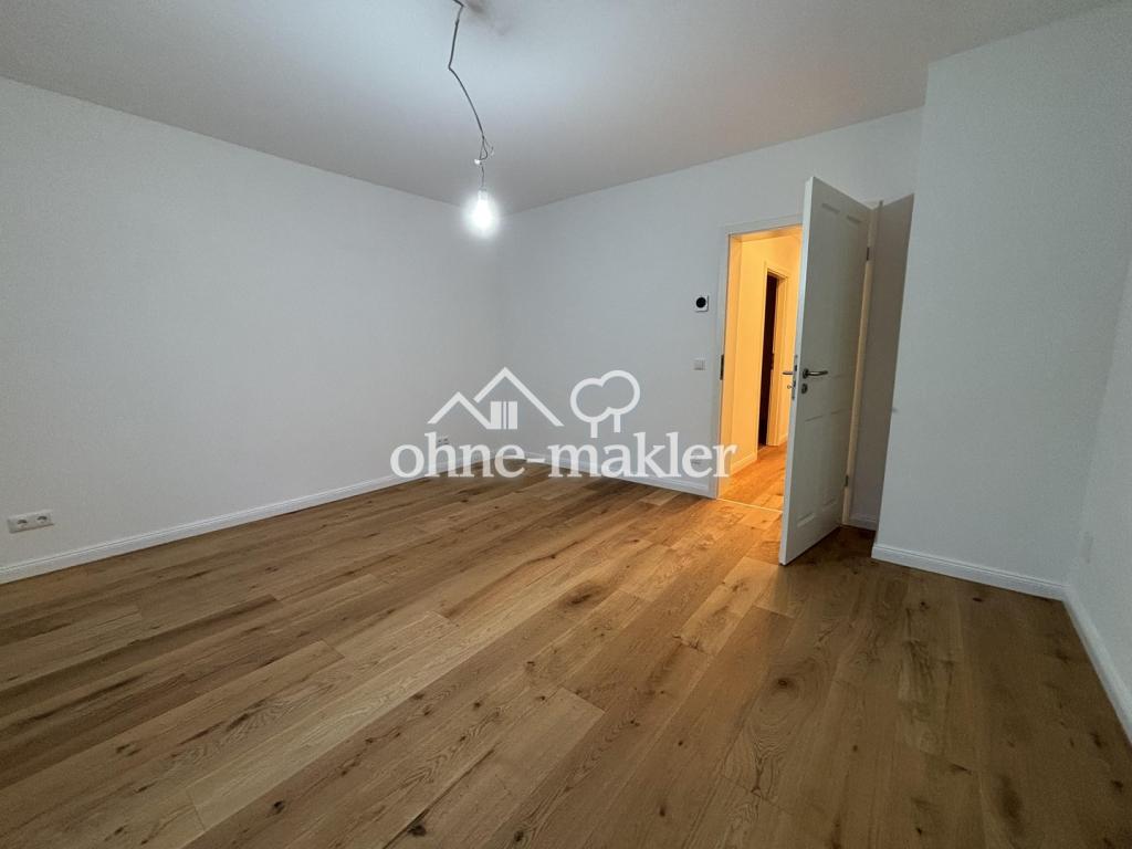 Zentrale, hochwertig kernsanierte Wohnung mit zwei Zimmern und neuer Einbauküche - Photo 3