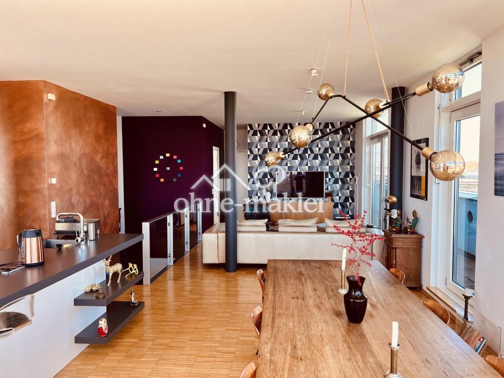 loftartiger Wohn-Küchen-Raum