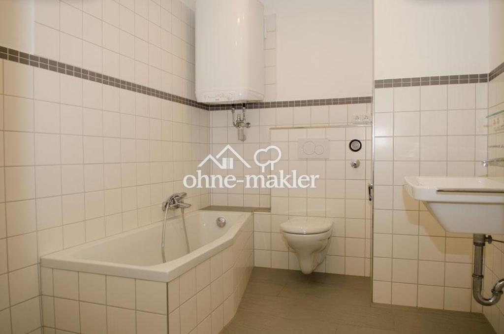 Schöne renovierte 2-Zi-Altbauwohnung, Küche mit EBK in Bogen Zentrum - Photo 3