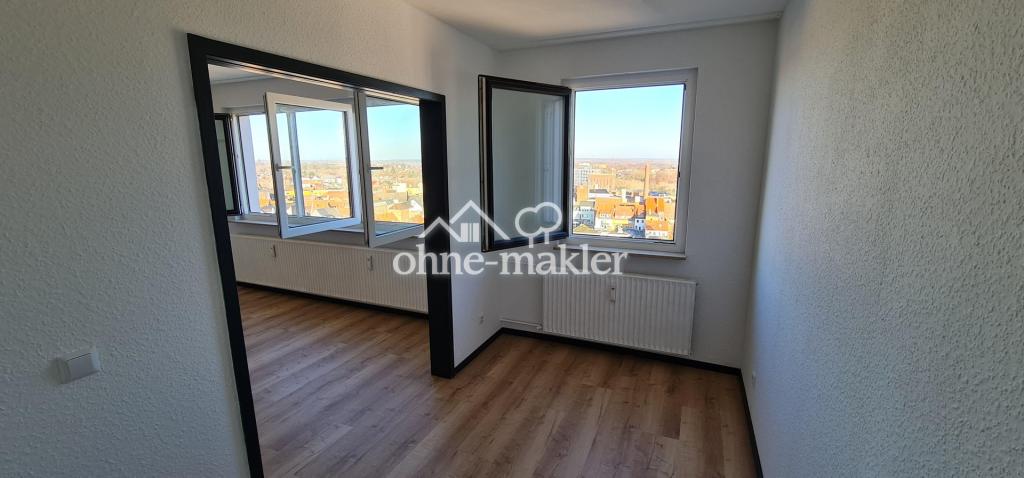 Peine Zentrum: Neu saniert & zentral & barrierefrei: Perfekte Single-Wohnung in der 14. Etage - Photo 2