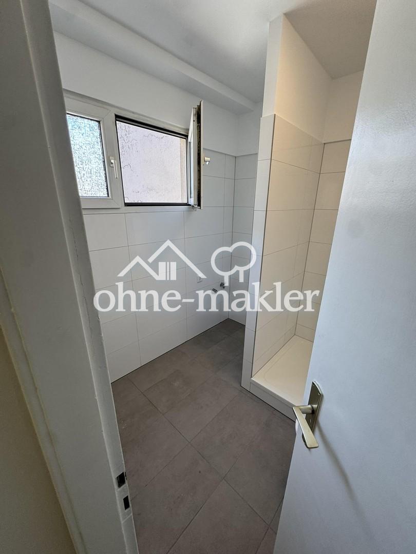 Wunderschöne, kernsanierte, WG-geeignete 4 Zi.-Altbau-Whg. m. Einbauküche zentral in Friedrichstadt! - Photo 5