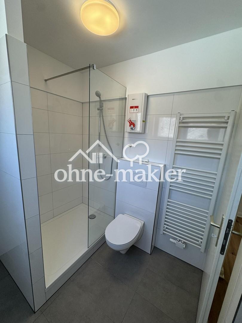 Wunderschöne, kernsanierte, WG-geeignete 4 Zi.-Altbau-Whg. m. Einbauküche zentral in Friedrichstadt! - Photo 2