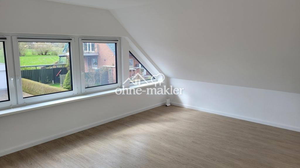 3 Zimmer Dachgeschoß Wohnung mit Balkon in 23715 Hutzfeld von privat – vollständig modernisiert ! - Foto 3