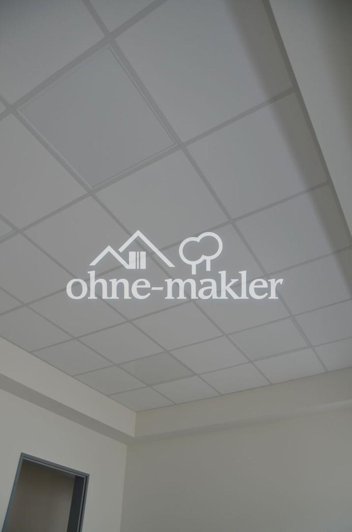 Akustikdecke mit LED Rasterleu