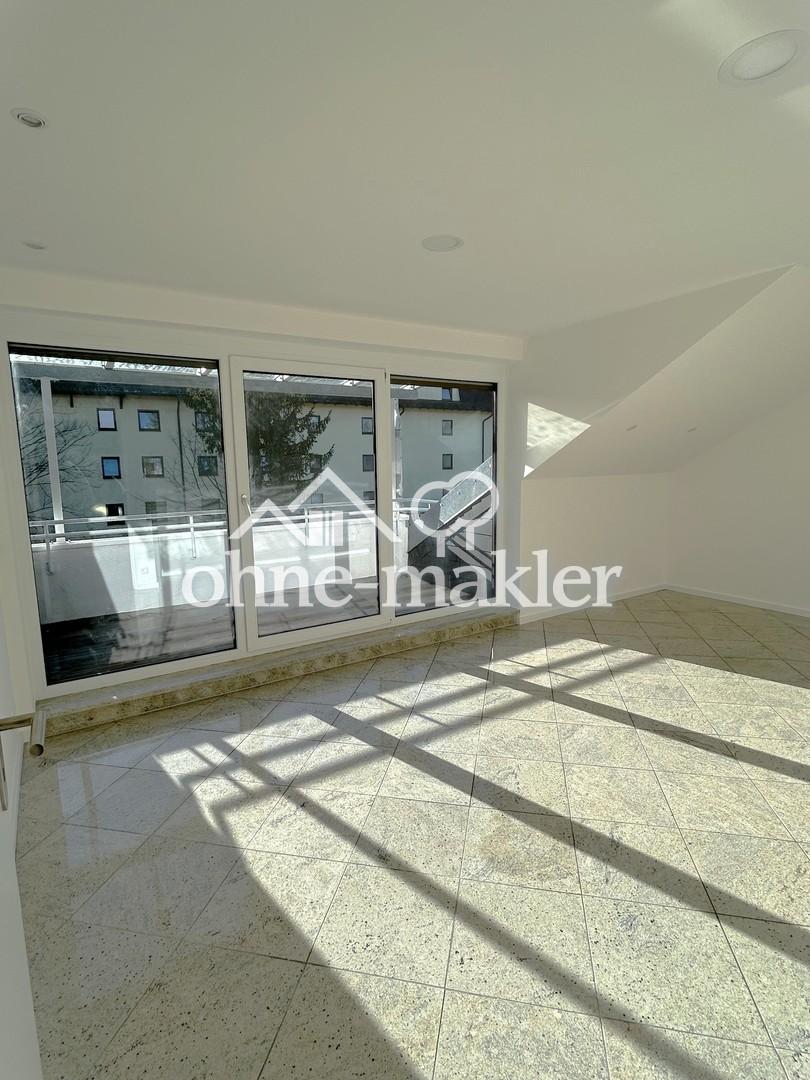 Sehr helle 2-Zimmer Dachgeschosswohnung in ruhiger Lage - Foto 1