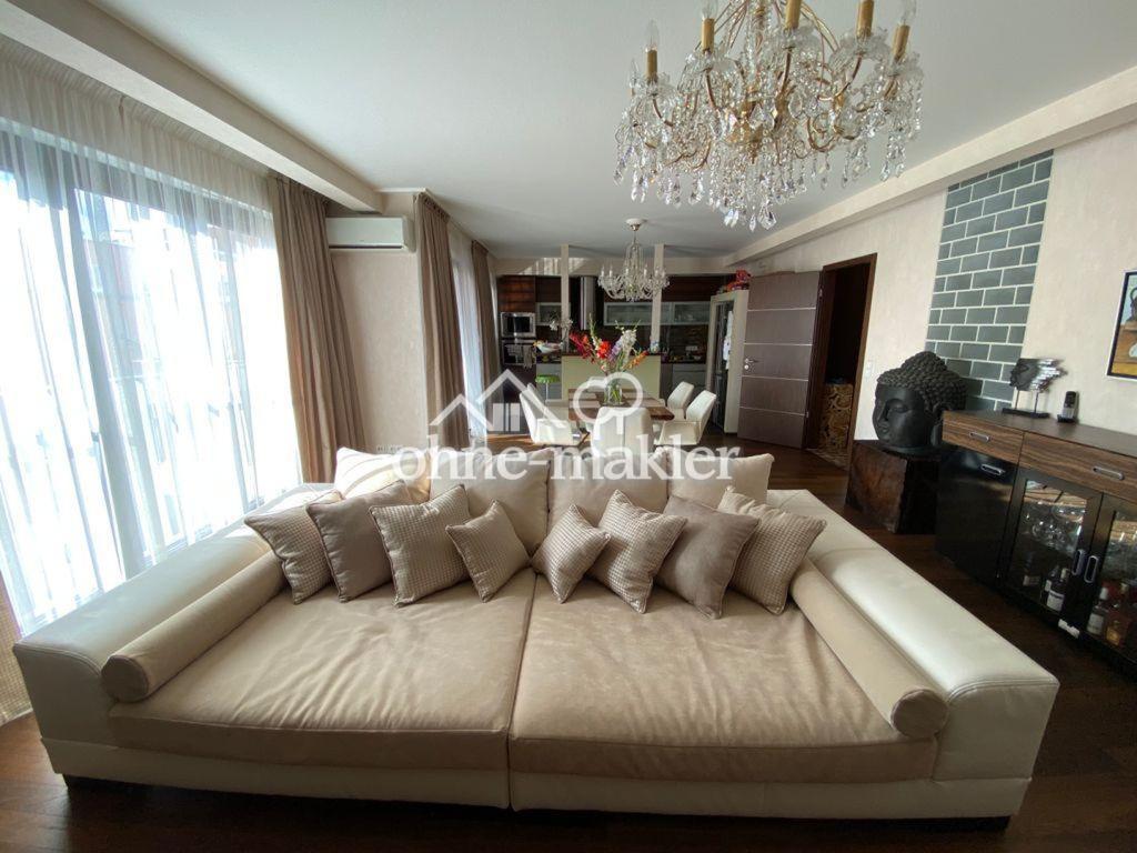 Einfach einziehen - Vollmöblierte, stillvolle und perfekt geschnittene 5-Zimmer-Designerwohnung - Photo 1