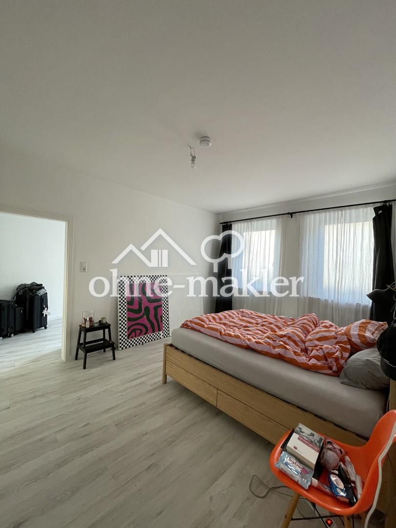 Neu Sanierte 4 Zimmer-Wohnung mit Dachterrasse in Top-Lage - Photo 2