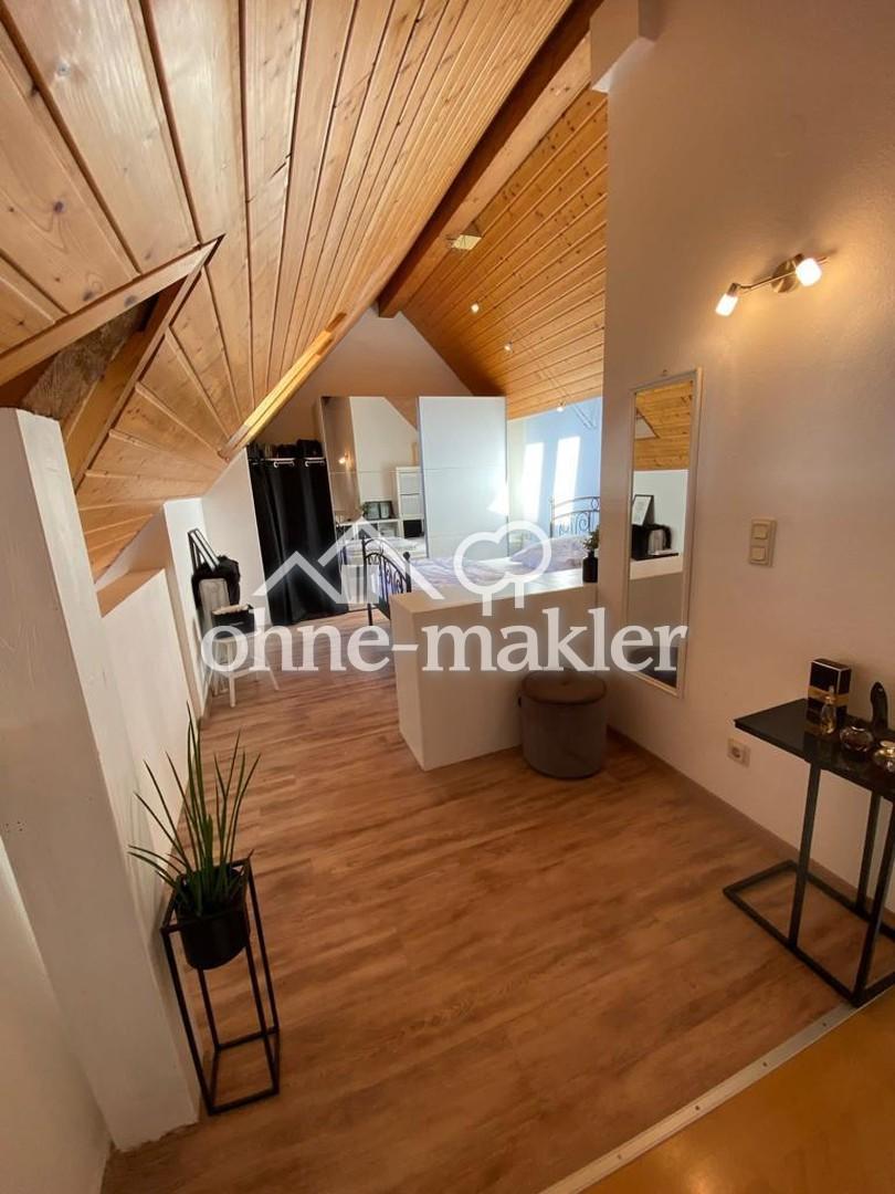 Schöne 2-Zimmer Maisonetten-Wohnung mit Einbauküche, Balkon und Tiefgaragenstellplatz - Photo 3