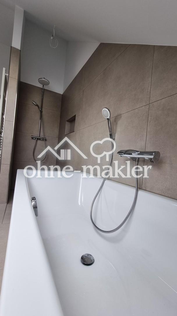 Erstbezug 3,5-Zimmer Dachgeschosswohnung mit wunderschöner Aussicht - Photo 3