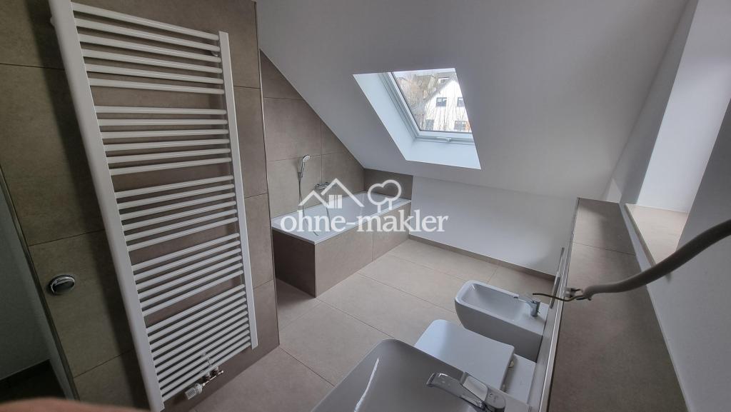 Erstbezug 3,5-Zimmer Dachgeschosswohnung mit wunderschöner Aussicht - Photo 5