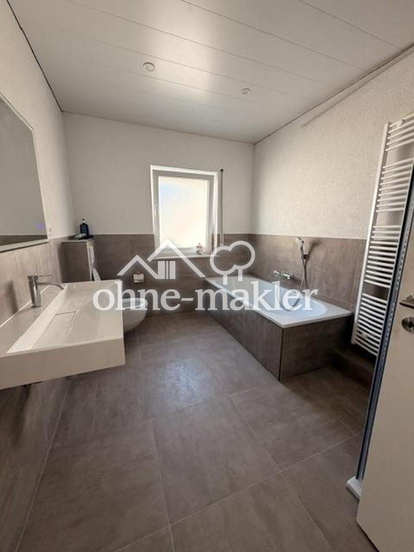 Erstbezug nach Kernsanierung: Lichtdurchflutete 126 m² mit Balkon, Stellplatz & Keller in Römerberg - Photo 2