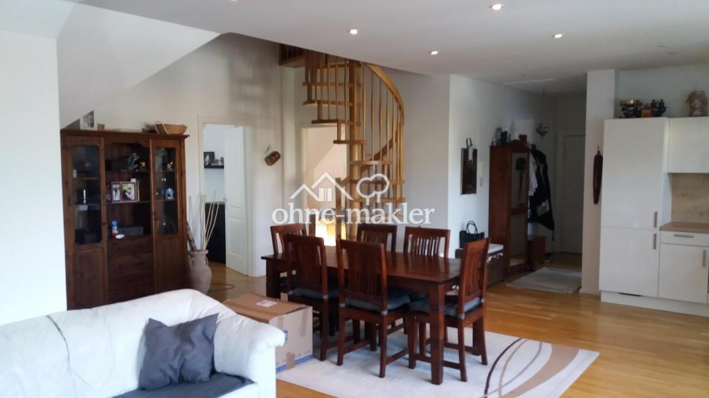 Individuelle und geräumige Dachgeschoß-Wohnung mit 3 Zimmern und EBK - Photo 2