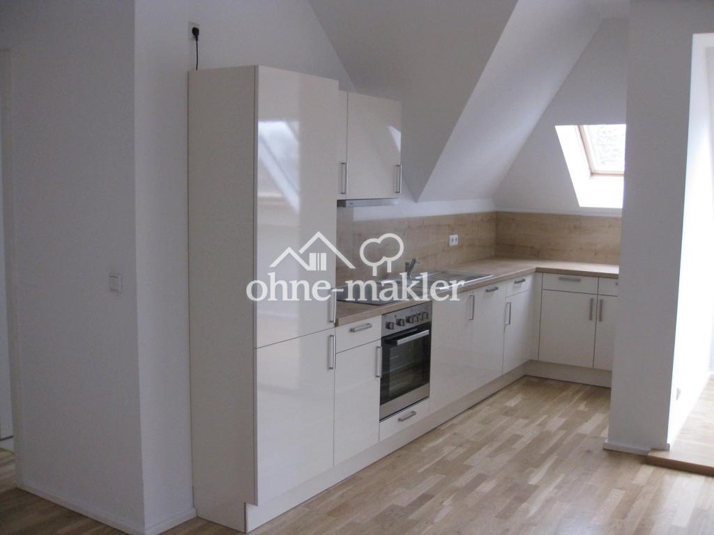Individuelle und geräumige Dachgeschoß-Wohnung mit 3 Zimmern und EBK - Photo 5