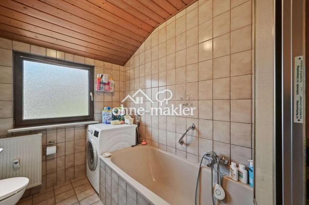 Schöne 3,5 Zimmer DG-Wohnung mit Balkon - Photo 2