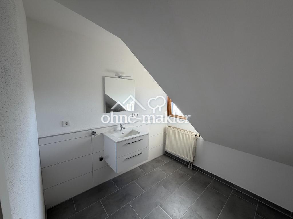 Renovierte 2,5-Zimmer-Dachgeschosswohnung in Ellwangen Kernstadt - Photo 4