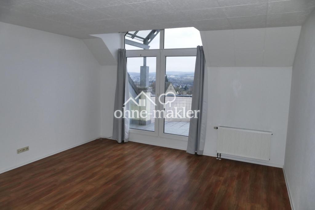 Dachgeschosswohnung mit Weitblick - Foto 2
