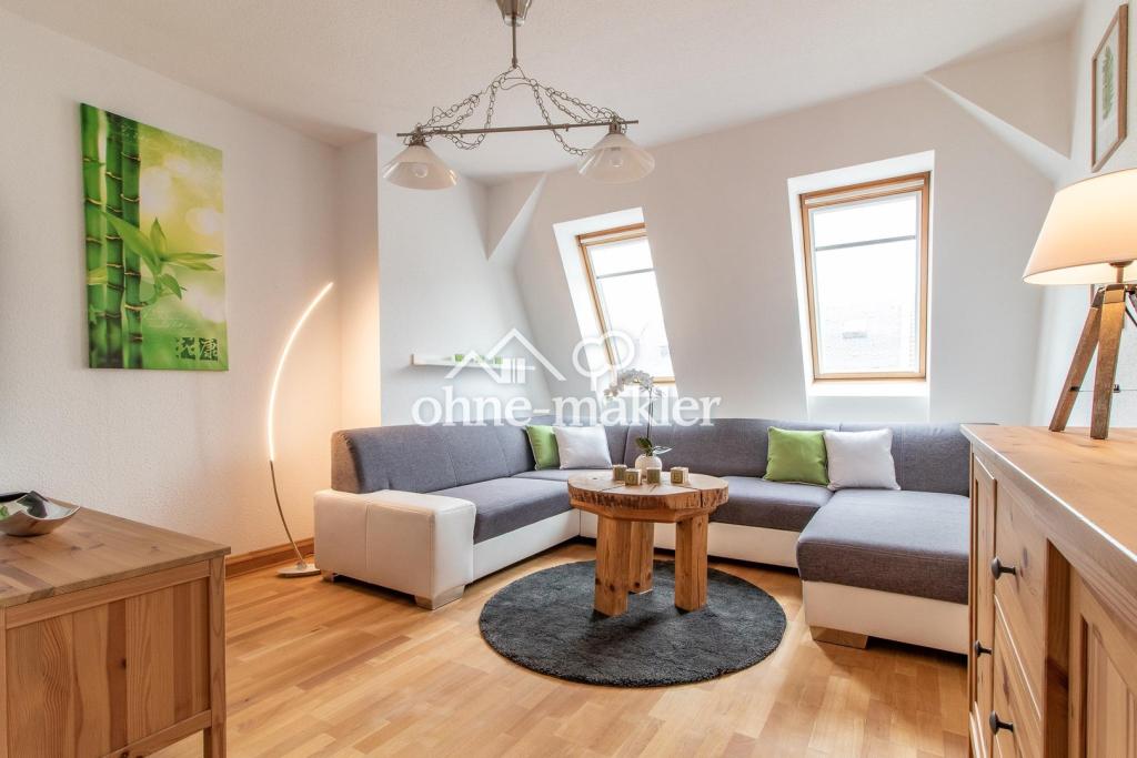 ab 17.08.: sehr schöne, voll möblierte 2-Zi DG-Whg, Luxus- EBK, Balkon - Foto 4