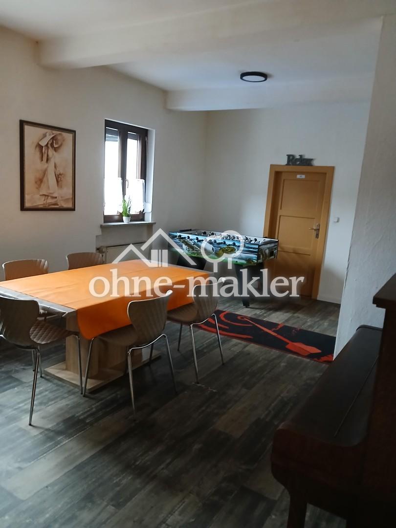 Geräumige 4 Zimmer Wohnung ideal als WG für Studenten oder Montagearbeiter - Photo 2