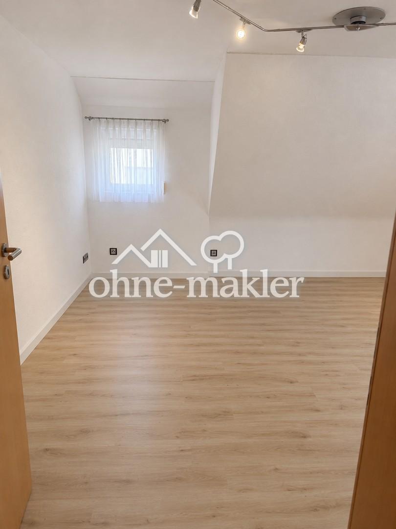 Frisch renovierte 3 Zimmer Wohnung Dachgeschoss nahe Stadtpark zur Erholung für Familen und Paare - Foto 5