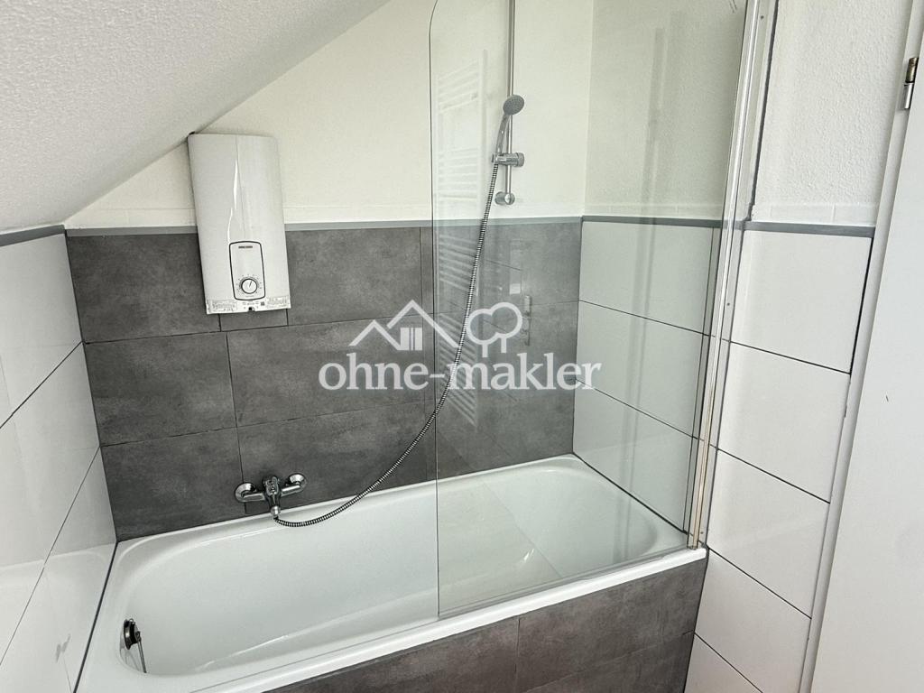 Frisch sanierte 2 Zimmer DG-Wohnung mit Einbauküche und Vorratsraum an der schönen Nordbahntrasse - Photo 2