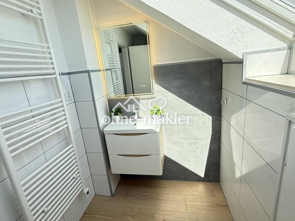 Frisch sanierte 2 Zimmer DG-Wohnung mit Einbauküche und Vorratsraum an der schönen Nordbahntrasse - Photo 3