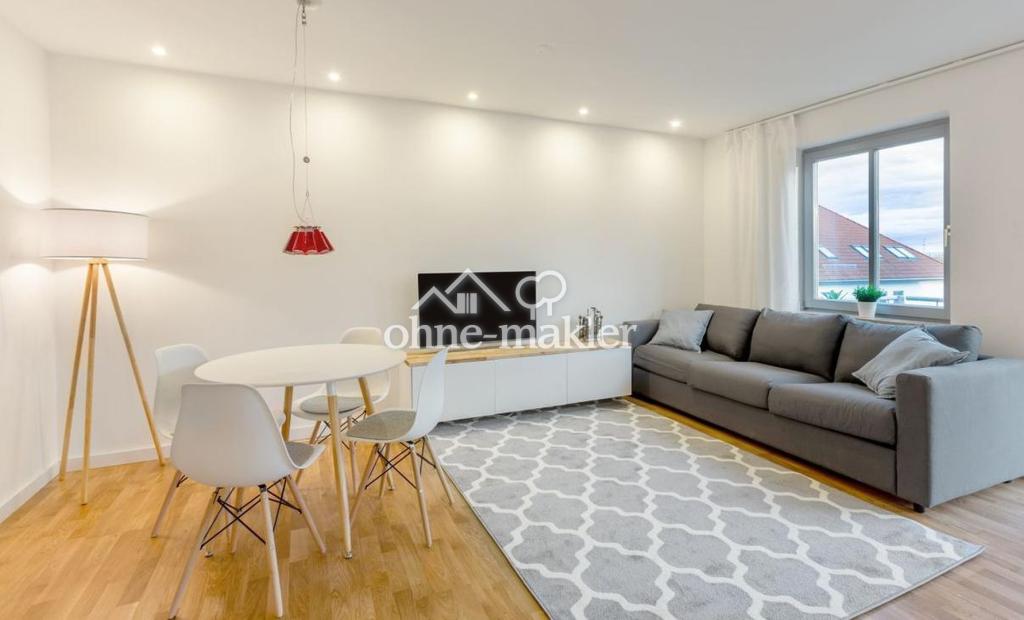 Helle möblierte Wohnung mit Balkon - Foto 3