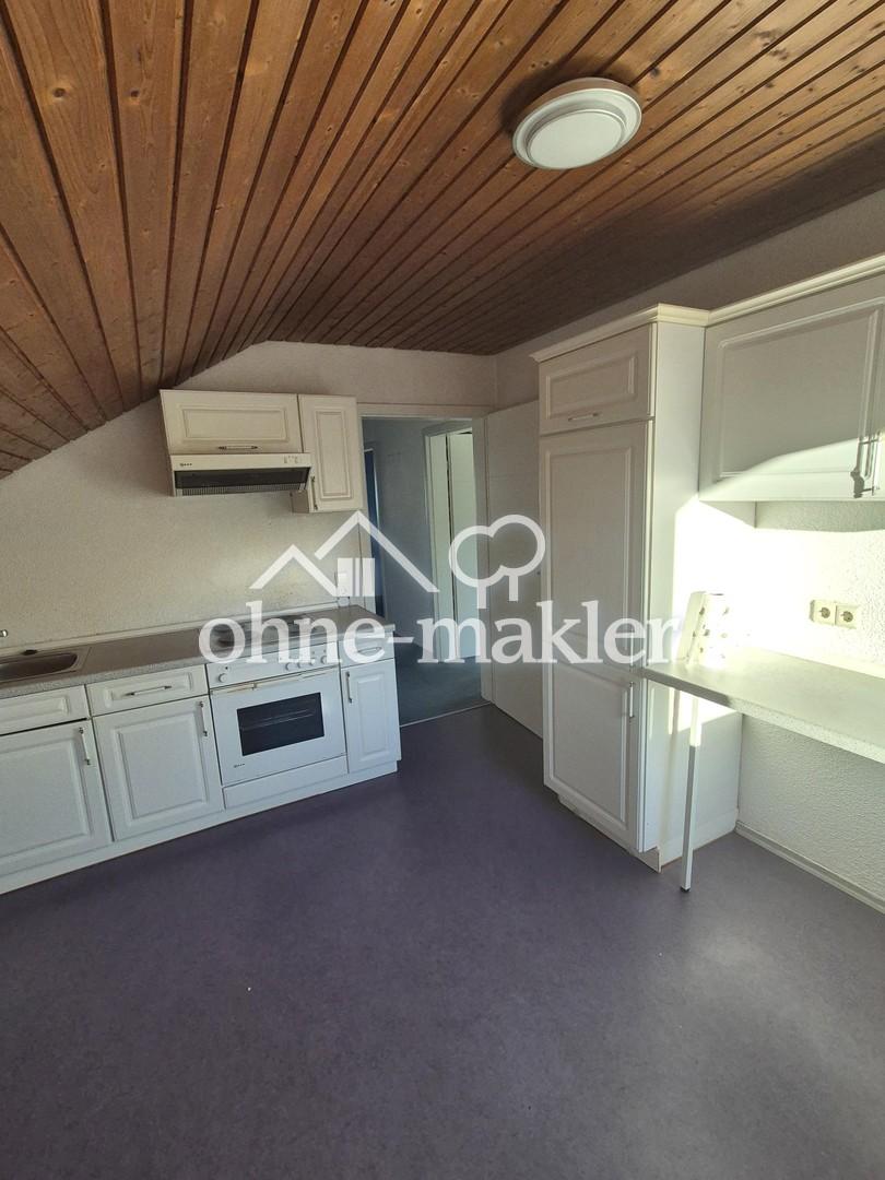 Geräumige 3 Zimmer Dachgeschoßwohnung teil saniert mit Balkon - Foto 1