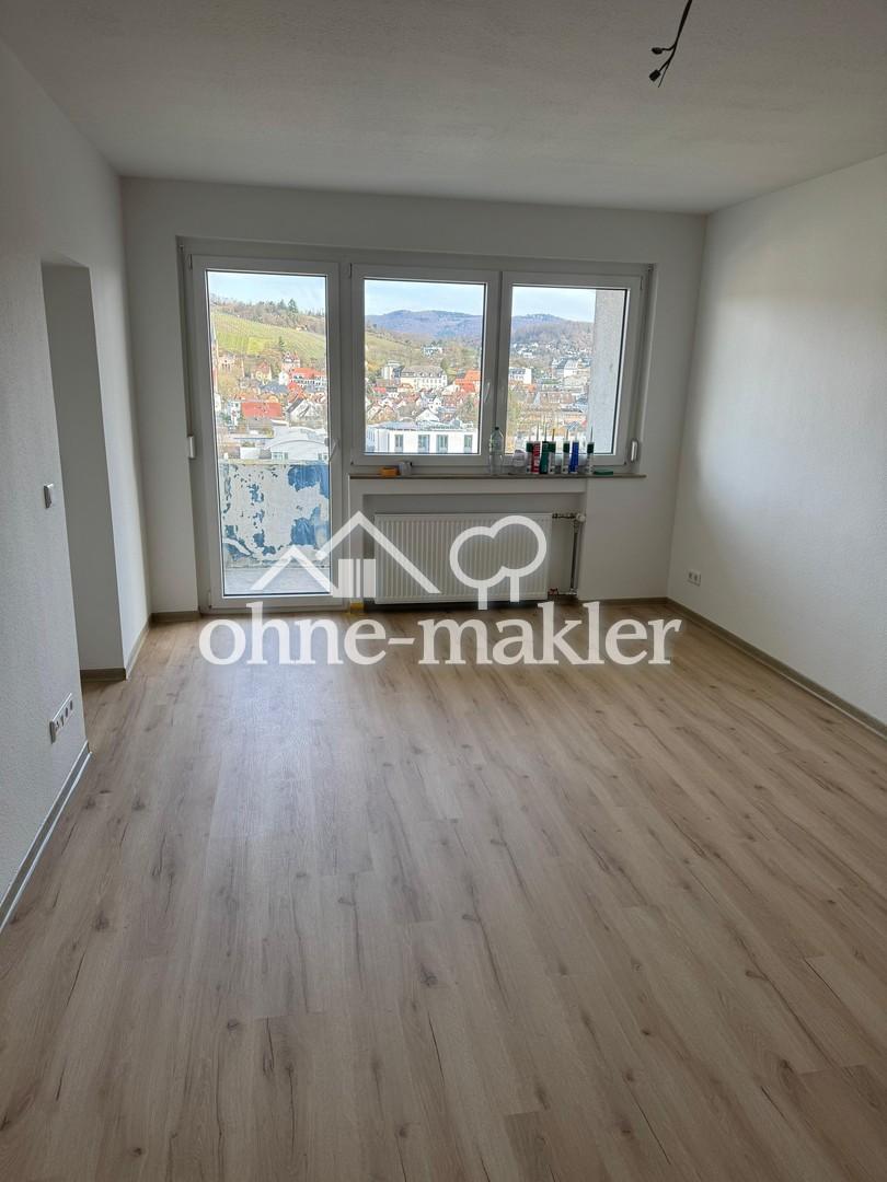 Frisch sanierte 2-Zimmer-Wohnung mit Loggia, Einbauküche, Stellplatz und Weitblick über Bensheim - Photo 2